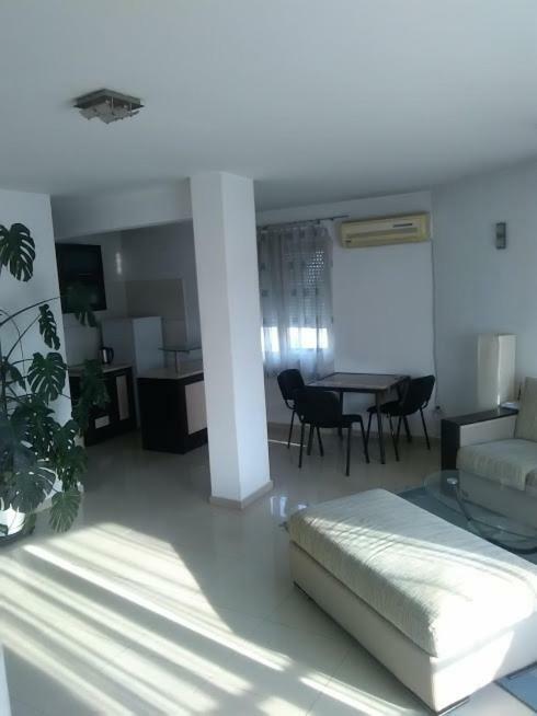 2 Rooms Apartment Plovdiv Kichuk Paris Luaran gambar